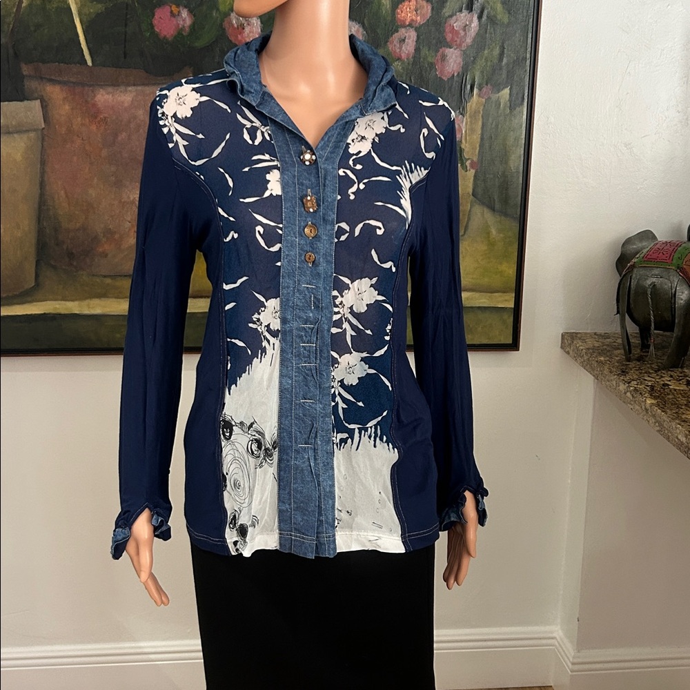 Elisa Cavaletti Navy Blue and White Floral Button-Front Blouse